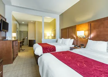 Comfort Suites hotel thumbnail 4