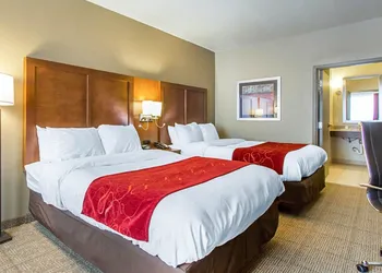 Comfort Suites hotel thumbnail 8
