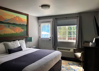 Blue Elk Inn hotel thumbnail 6