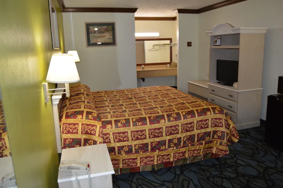 Economy Inn - Akron hotel detail image 6