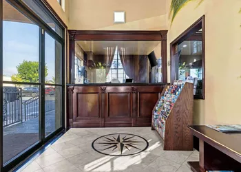 Rodeway Inn Santa Ana - Garden Grove hotel thumbnail 2