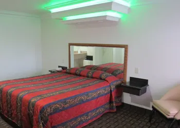Rodeway Inn Santa Ana - Garden Grove hotel thumbnail 6