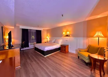 Presque Isle Hotel hotel thumbnail 2