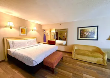 Presque Isle Hotel hotel thumbnail 4