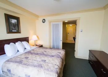 Nova Inn Peace River hotel thumbnail 4