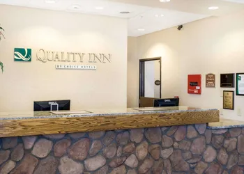 Quality Inn Oacoma - Chamberlain hotel thumbnail 2
