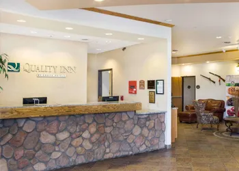 Quality Inn Oacoma - Chamberlain hotel thumbnail 4