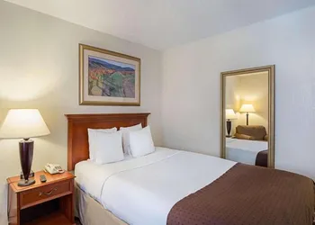 GreenTree Hotel & Extended Stay I-10 FWY Houston, Channelview, Baytown hotel thumbnail 8