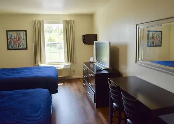 Stay Plus Extended Stay Suites hotel thumbnail 6
