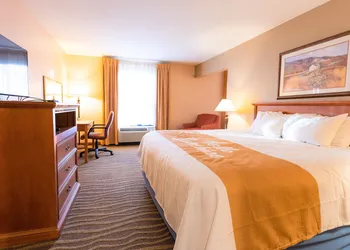 Days Inn & Suites by Wyndham Cuba hotel thumbnail 8