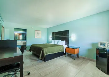 Lone Star Inn & Suites hotel thumbnail 8