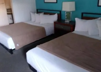 Desert Hills Motel hotel thumbnail 2