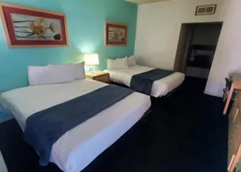 Desert Hills Motel hotel thumbnail 4