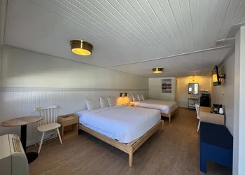 Maple Leaf Inn - Lake Placid hotel thumbnail 7