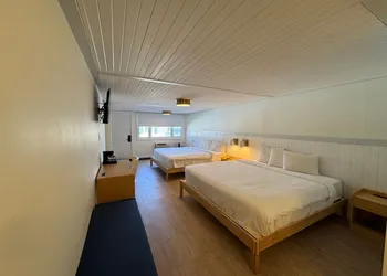 Maple Leaf Inn - Lake Placid hotel thumbnail 8