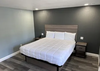 Surf City Inn and Suites hotel thumbnail 5