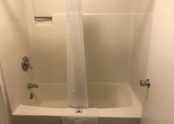 Travelers Inn & Suites hotel thumbnail 6