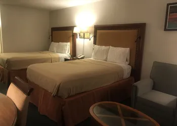 Travelers Inn & Suites hotel thumbnail 7