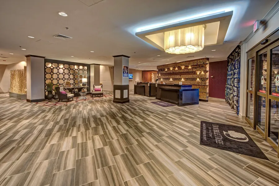 DoubleTree by Hilton Hotel Decatur Riverfront hotel detail image 2