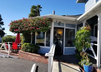 Pleasant Inn hotel thumbnail 2