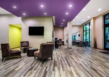 La Quinta Inn & Suites by Wyndham Pomona hotel thumbnail 2