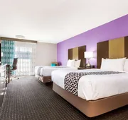 La Quinta Inn & Suites by Wyndham Pomona hotel detail image 7