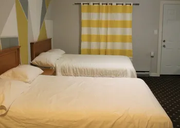 Bluewater Motel hotel thumbnail 7