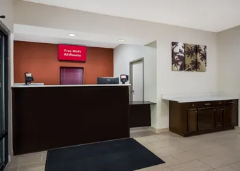 Red Roof Inn & Suites Thomasville hotel thumbnail 2