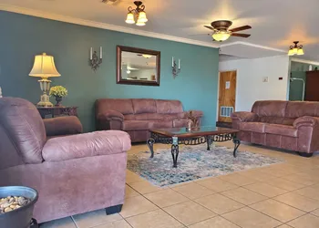 Candlelight Inn & Suites Hwy 69 near McAlester hotel thumbnail 3