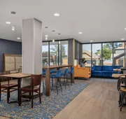Hotel Westport Kansas City, Tapestry Collection by Hilton hotel detail image 5