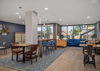 Hotel Westport Kansas City, Tapestry Collection by Hilton hotel thumbnail 5