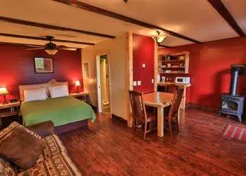 Kenai Peninsula Suites hotel thumbnail 7