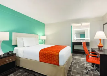 Dover Inn & Suites hotel thumbnail 4