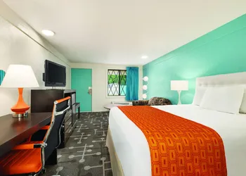 Dover Inn & Suites hotel thumbnail 5