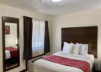 Roswell Inn hotel thumbnail 3