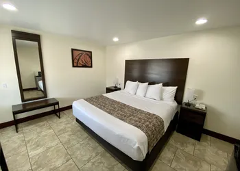 Roswell Inn hotel thumbnail 6