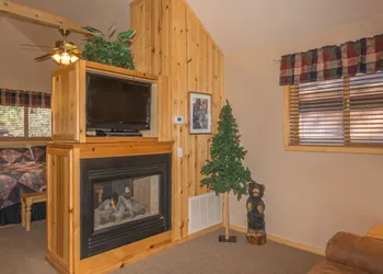 Shadow Mountain Lodge and Cabins hotel thumbnail 2
