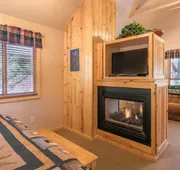 Shadow Mountain Lodge and Cabins hotel detail image 4