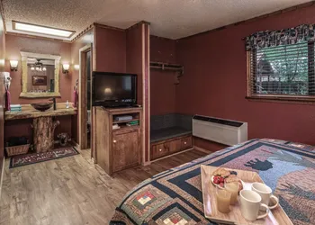Shadow Mountain Lodge and Cabins hotel thumbnail 6