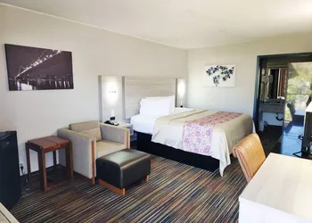 Discovery Inn hotel thumbnail 7