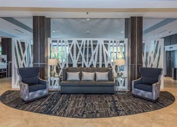 DoubleTree by Hilton North Charleston - Convention Center hotel thumbnail 2