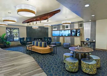 Oxford Suites Bellingham hotel thumbnail 2