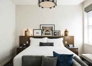 LondonHouse Chicago, Curio Collection by Hilton hotel thumbnail 6