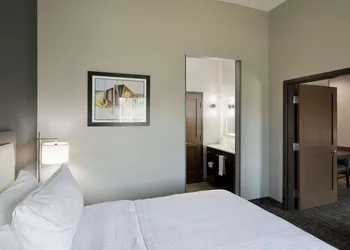 Homewood Suites by Hilton Topeka hotel thumbnail 7