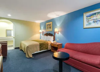 Rodeway Inn South Houston hotel thumbnail 6