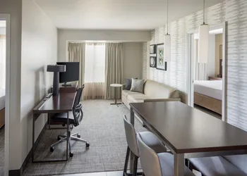 Residence Inn by Marriott Kansas City at The Legends hotel thumbnail 7