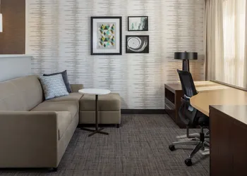 Residence Inn by Marriott Kansas City at The Legends hotel thumbnail 8