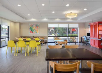 Home2 Suites by Hilton Gainesville Medical Center hotel thumbnail 3