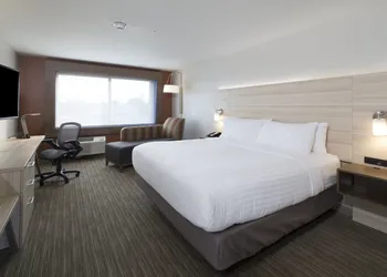 Holiday Inn Express & Suites Alpena - Downtown by IHG hotel thumbnail 7