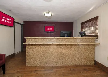 Red Roof Inn Jacksonville - Cruise Port hotel thumbnail 2
